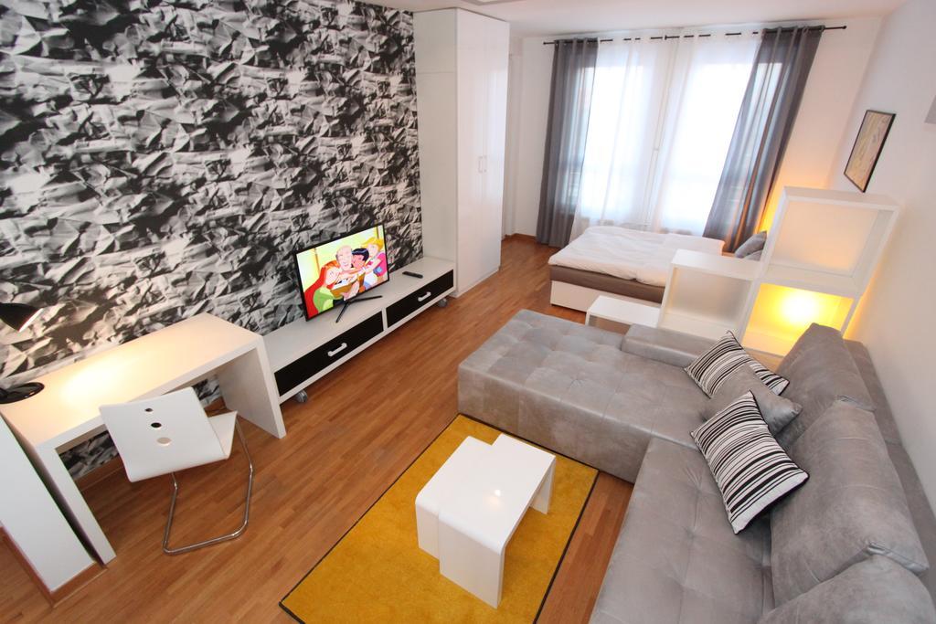 New Belgrade Apartment Neven, Parking 5 Evra Dan المظهر الخارجي الصورة
