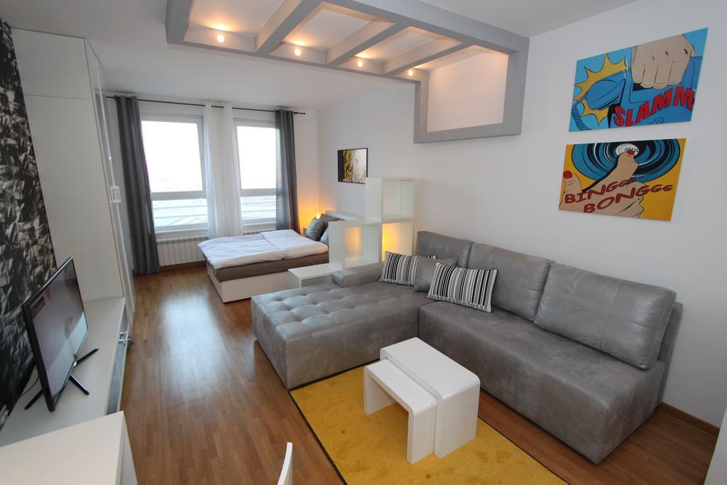 New Belgrade Apartment Neven, Parking 5 Evra Dan المظهر الخارجي الصورة