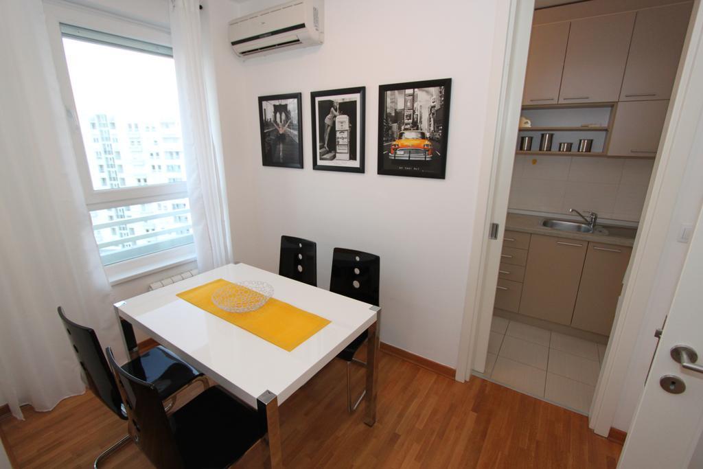 New Belgrade Apartment Neven, Parking 5 Evra Dan المظهر الخارجي الصورة